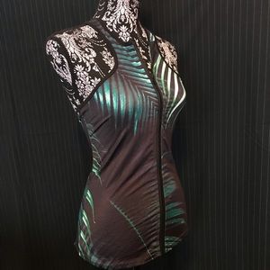 NWOT High Neck Wetsuit Inspired Racer Back Zip-Up Swim/Workout Top Size Medium